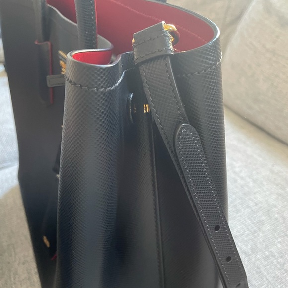 Medium Saffiano Leather Prada - Picture 6 of 15